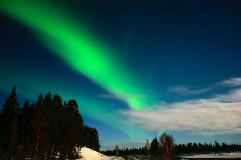 Красивое северное сияние в Финляндии