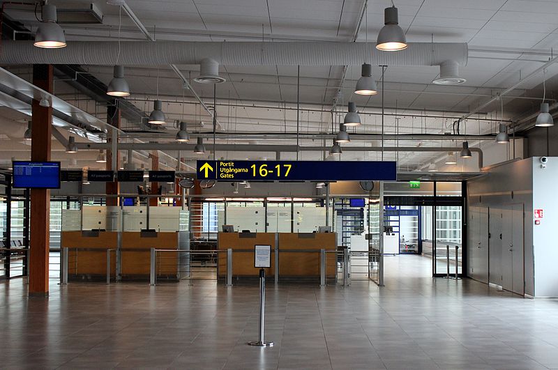 Регистрация пассажиров в аэропорту города Оулу