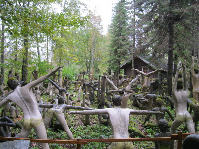Парк скульптур Париккала в регионе Южная Карелия