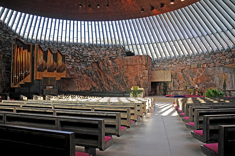 Необычная церковь Темппелиаукио в Хельсинки
