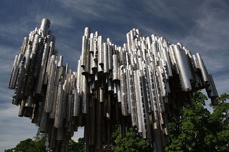 Памятник музыканту Яну Сибелиусу в Хельсинки