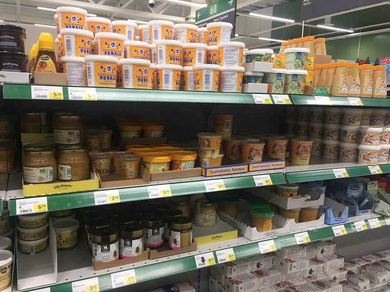 Продажа меда в магазине Призма в Финляндии