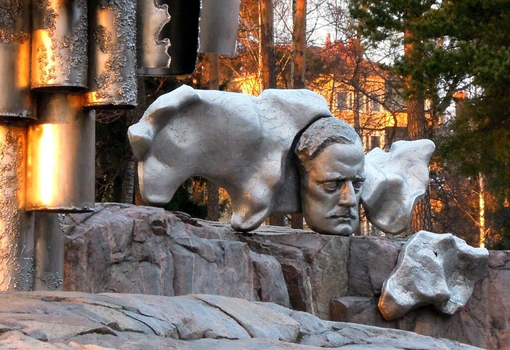 Памятник Яну Сибелиусу в финском городе Хельсинки