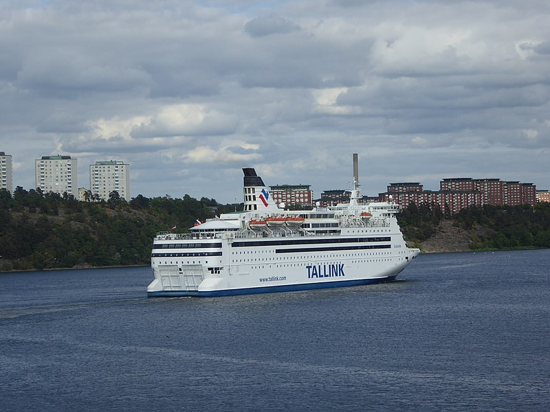 Паром Tallink Isabelle в порту Стокгольма