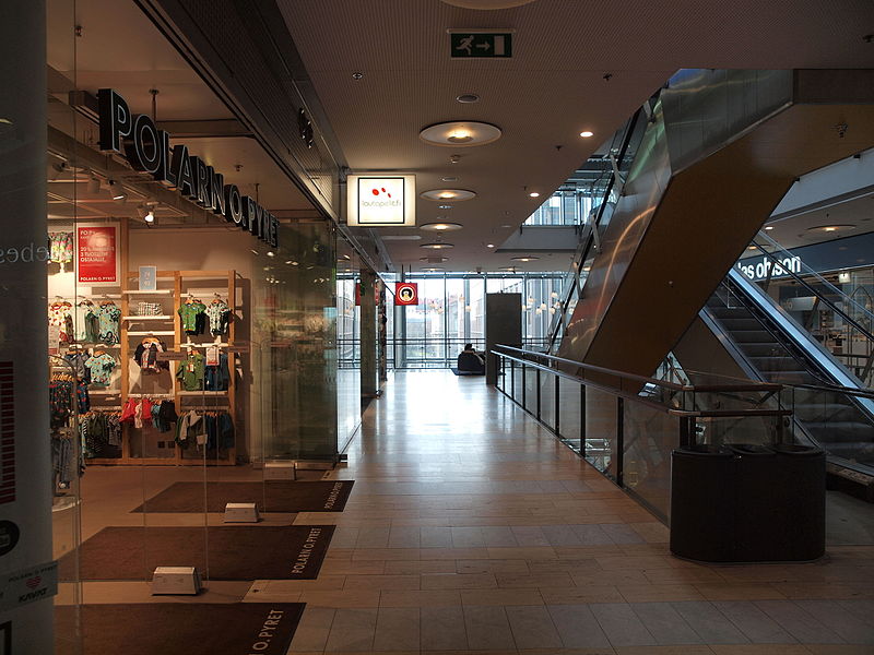 Магазины в торговом центре Kamppi в городе Хельсинки