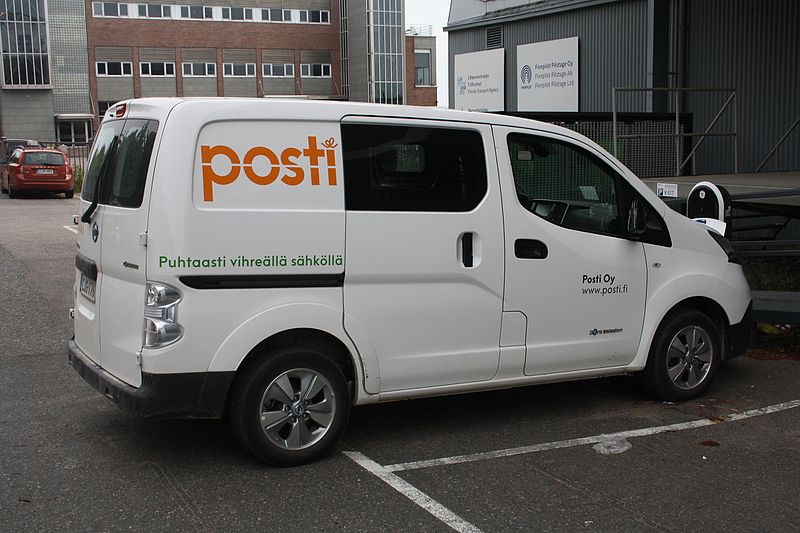 Автомобиль почтовой службы Posti в Финляндии