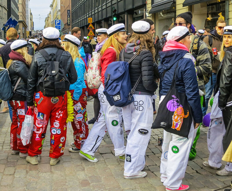 Финские студенты на празднике Весны (Vappu) в Финляндии