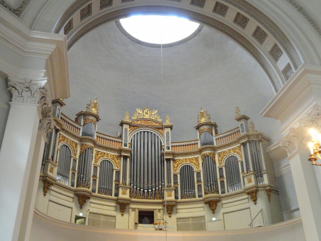 Орган в Кафедральном соборе в финском городе Хельсинки