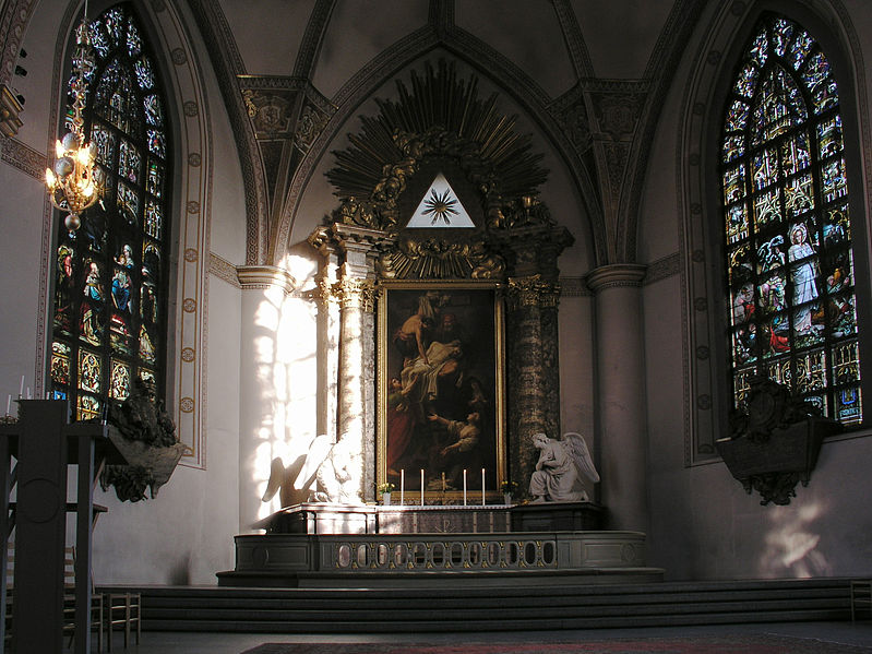 Алтарь в церкви Святой Клары в Стокгольме