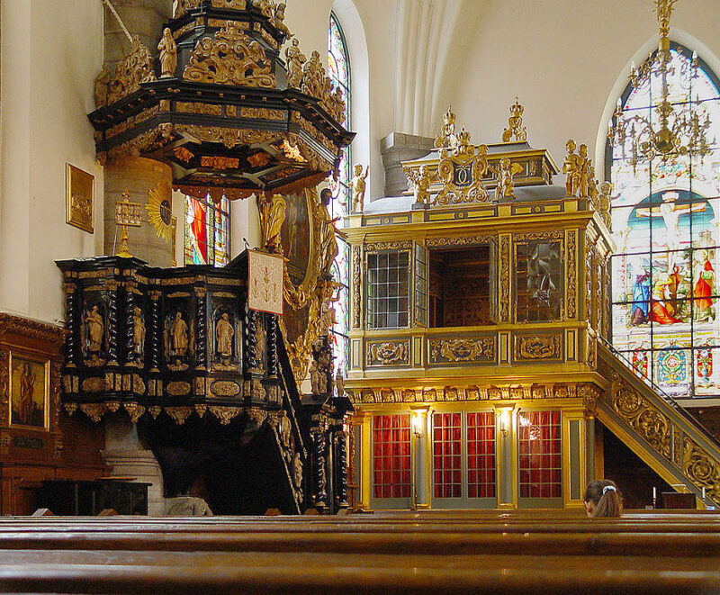Алтарь в немецкой церкви в Стокгольме